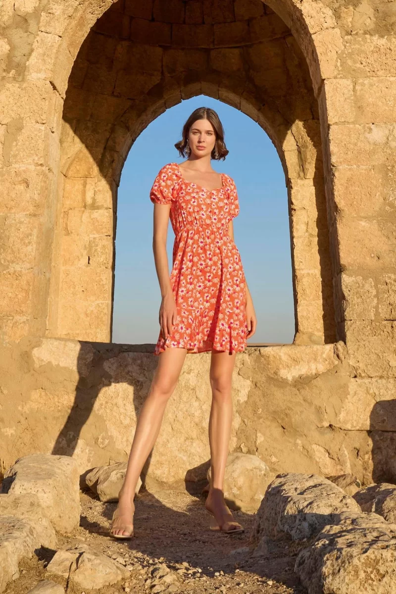 Viskon Çiçek Desenli Kısa Kollu Elbise