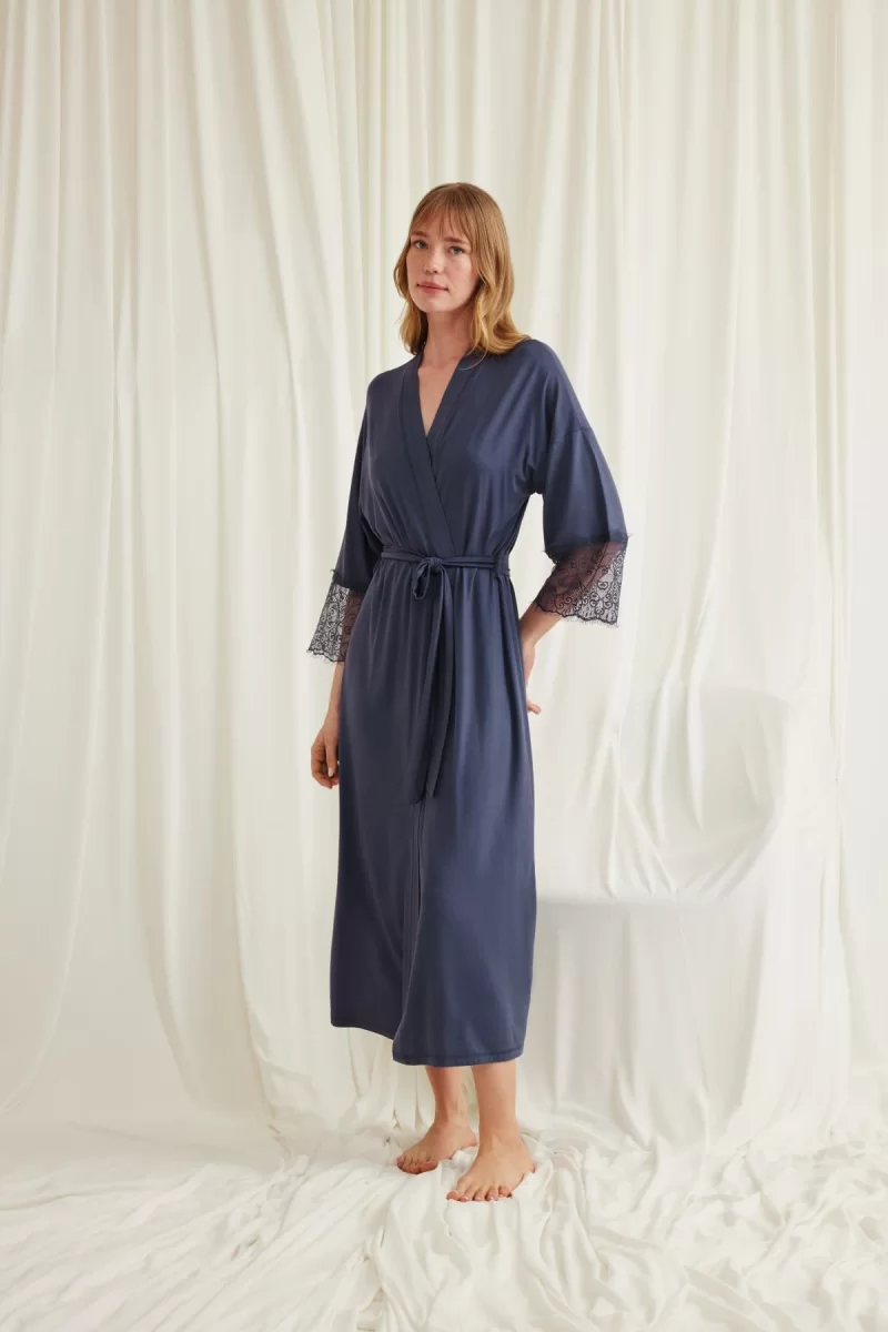 Dantelli Ve Kuşaklı Sabahlık