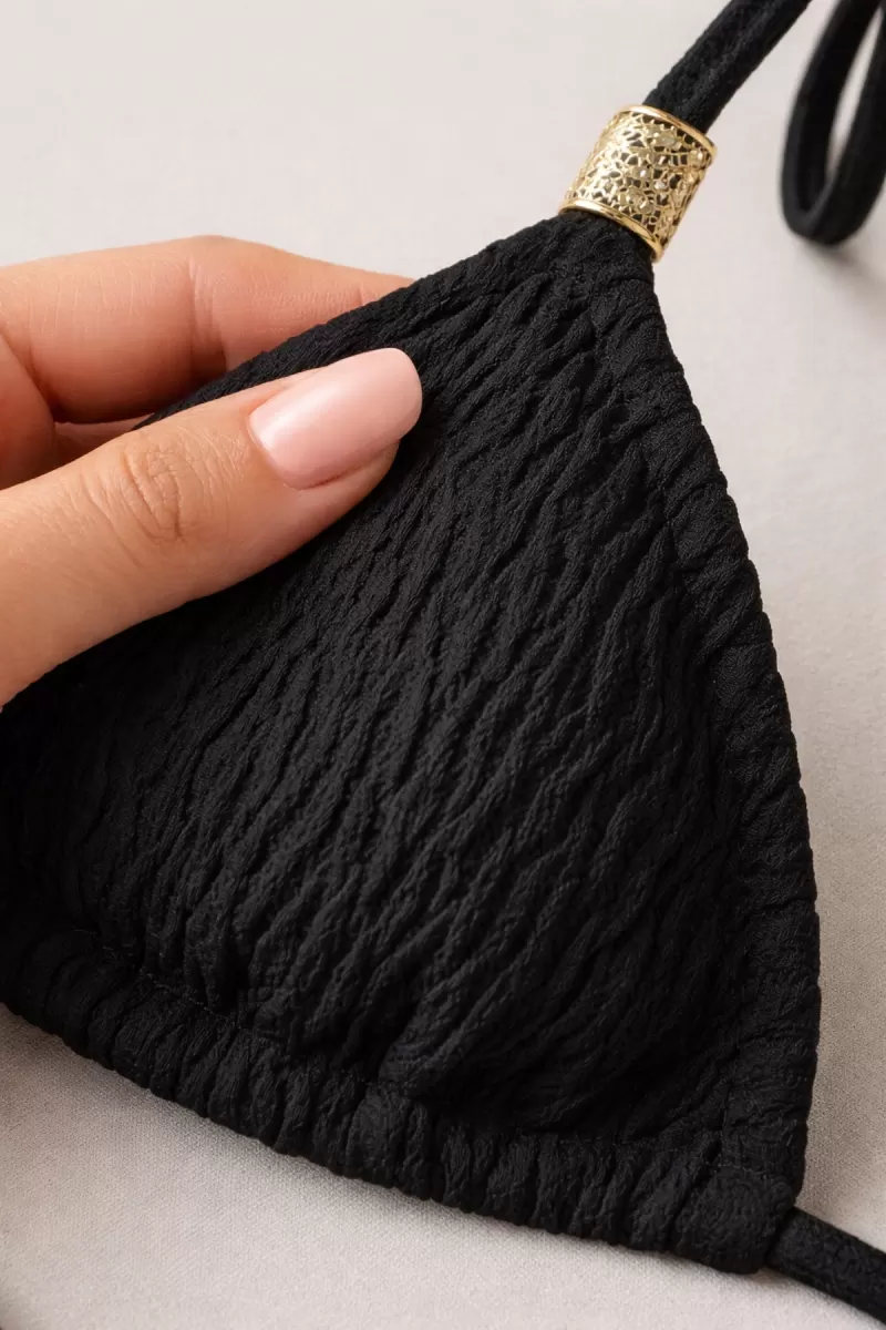 Kadın Siyah Pedli Üçgen Bikini Üstü Halter Bağlamalı Aksesuarlı