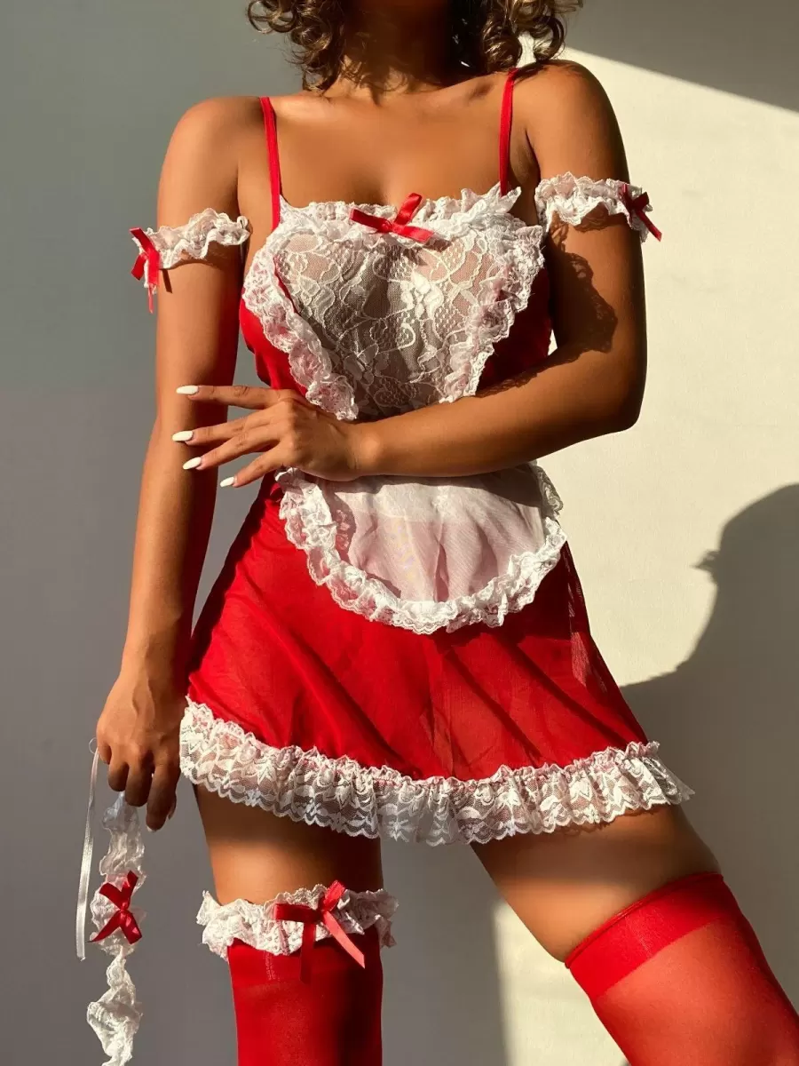 Fiyonk Detaylı Kırmızı Fantezi Hizmetçi Kostümü