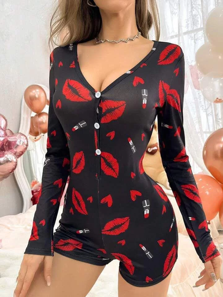 Pamuklu Kırmızı Ruj Desenli Düğmeli Uzun Kol Tulum Pijama