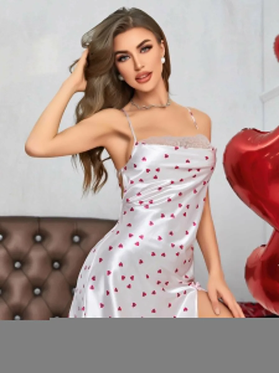 Kadın Beyaz Fuşya Kalp Desenli Saten Gecelik 2219