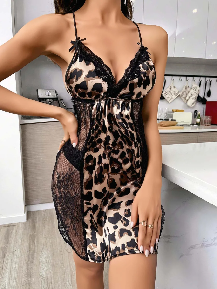 Kadın Siyah Dantel Detaylı Leopar Saten Gecelik 2223