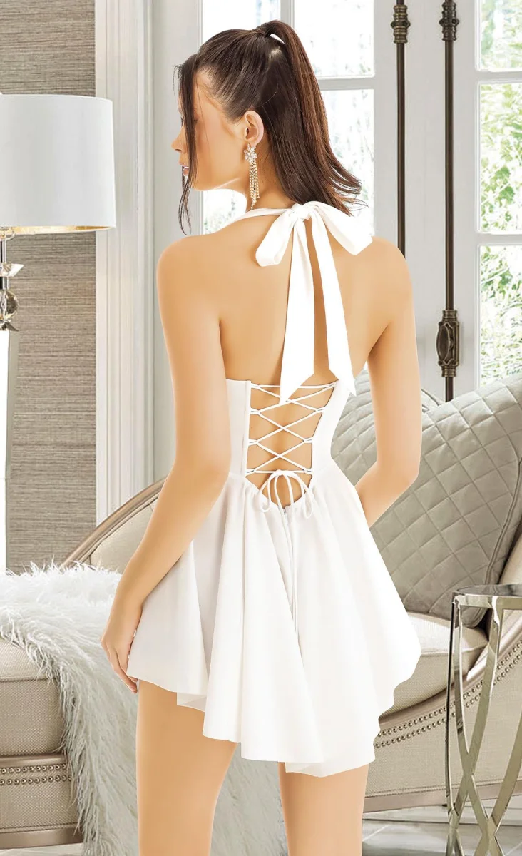 Özel Tasarım Sırt Dekolteli Şık Fırfırlı Beyaz Fantezi Mini Club Elbisesi