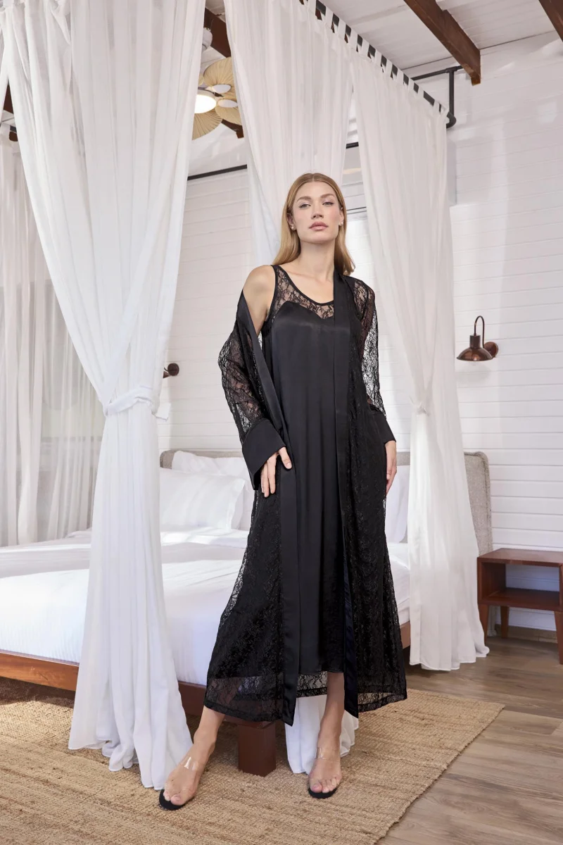 %100 Viskon Dantelli Ve Dekolteli Saten Sabahlık Takımı