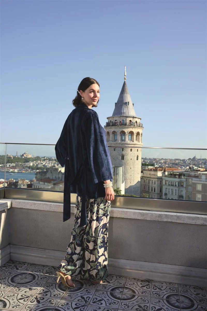 Yaprak Desenli Ve Dantelli 3'lü Pijama Takımı